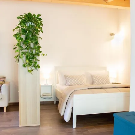 Dependance 6 Apartment
